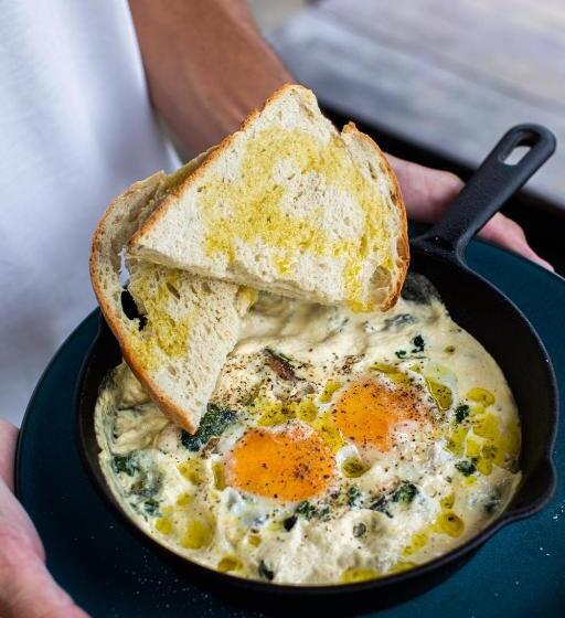 Surfing Temple Hotel Boutique