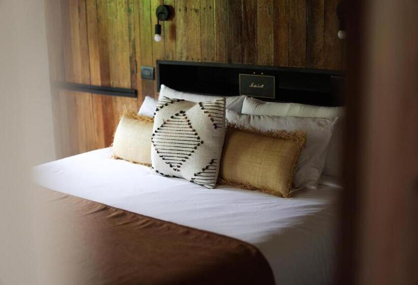 Surfing Temple Hotel Boutique