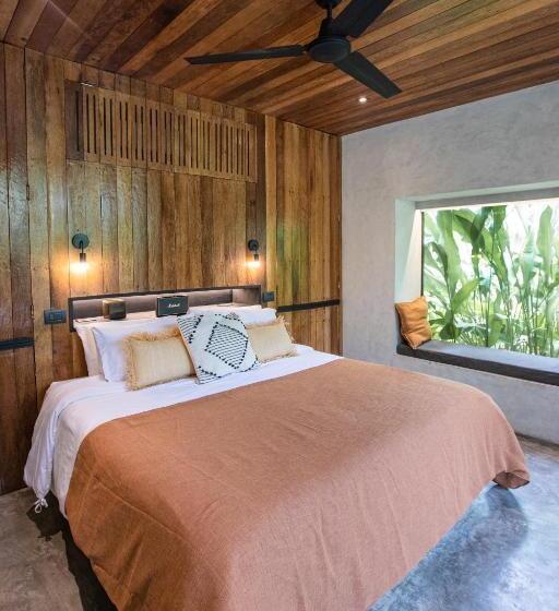 Surfing Temple Hotel Boutique