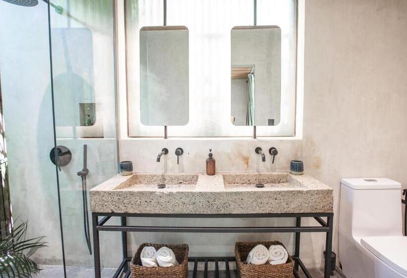 Surfing Temple Hotel Boutique