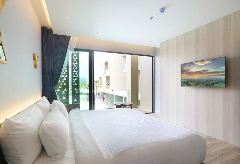 The Signature Hotel Airport