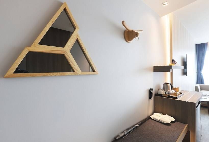 The Signature Hotel Airport