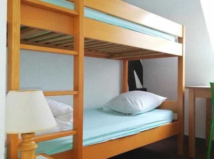 Общежитие Auberge De Jeunesse Hi Pontivy