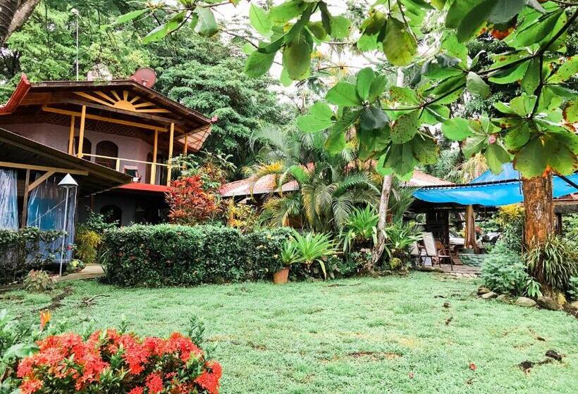 مبيت وإفطار Pacific Edge Eco Lodge