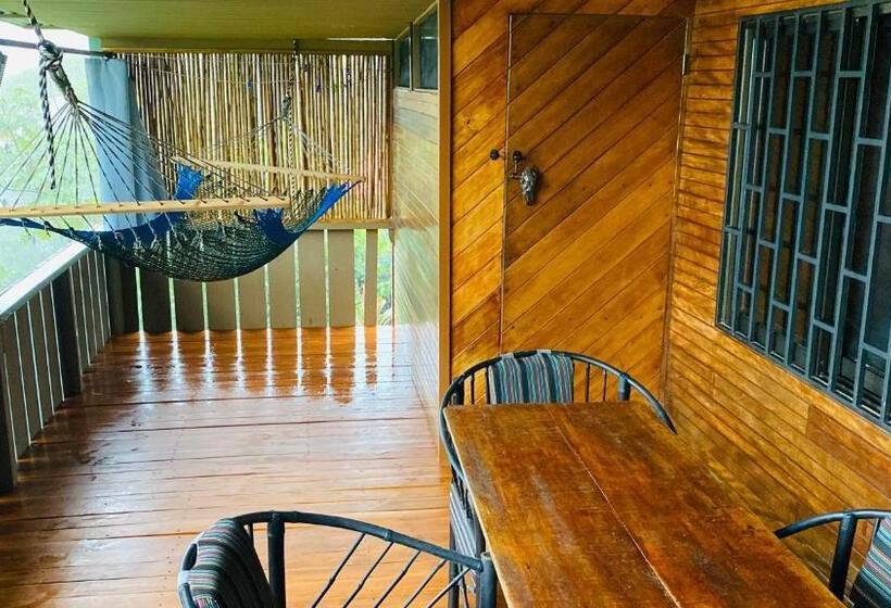 مبيت وإفطار Pacific Edge Eco Lodge