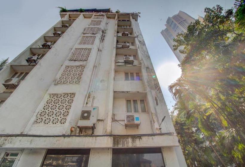 ホテル Capital O 76484  Balwas International