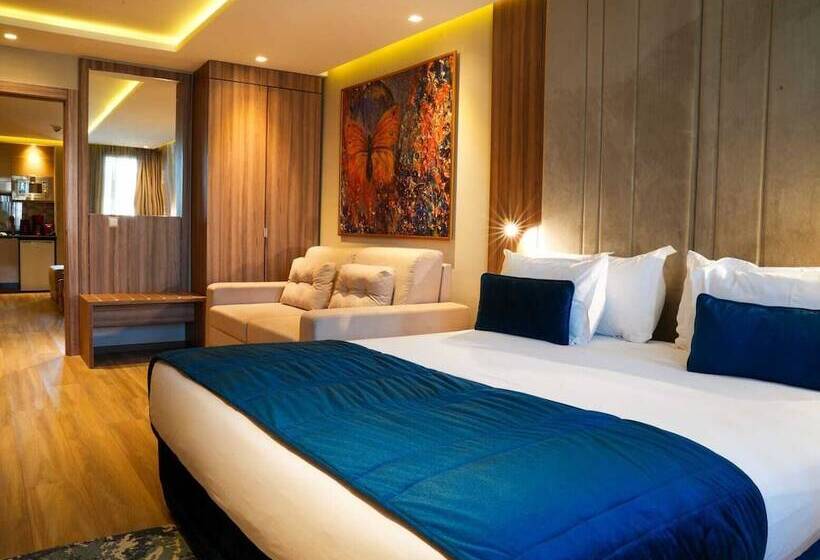 Отель First Suites