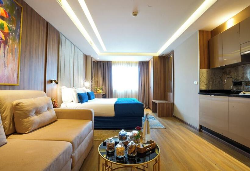 Отель First Suites