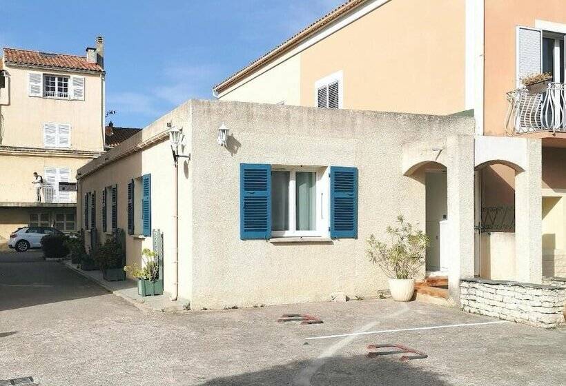 ホテル Hôtel Flor