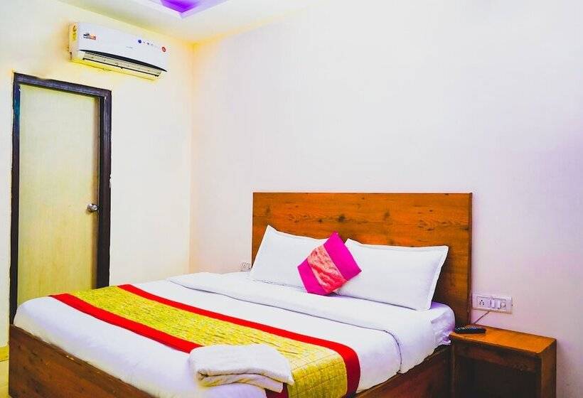 Отель Moody Moon Stay