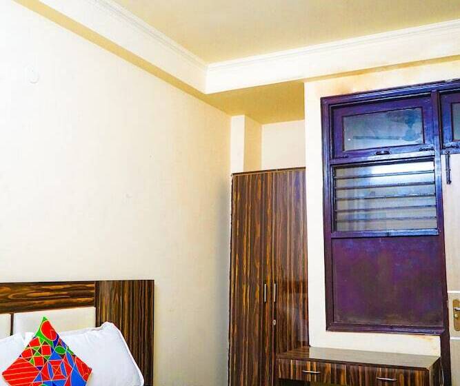 Отель Moody Moon Stay