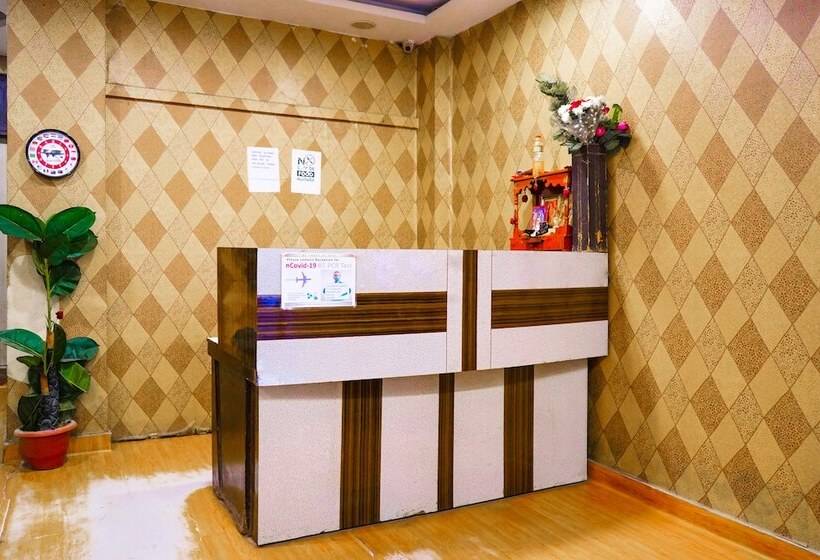 Отель Moody Moon Stay