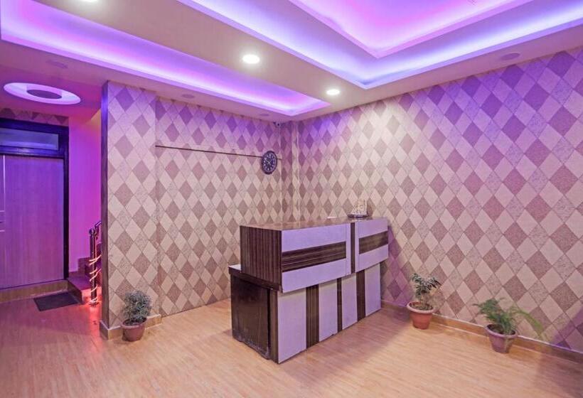 Отель Moody Moon Stay