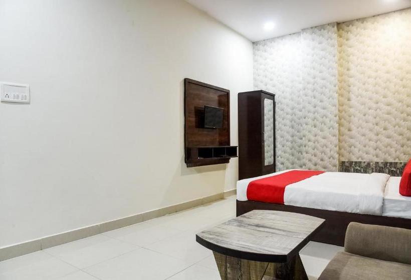 בית מלון כפרי Oyo 76644 Paradise Palace