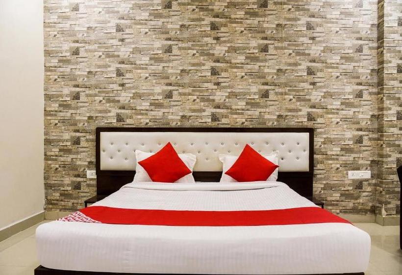 בית מלון כפרי Oyo 76644 Paradise Palace