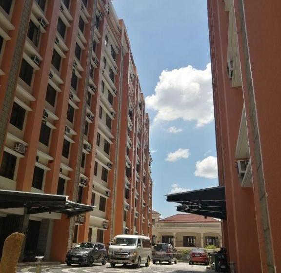 فندق Reddoorz Premium @ Paseo Verde Las Pinas