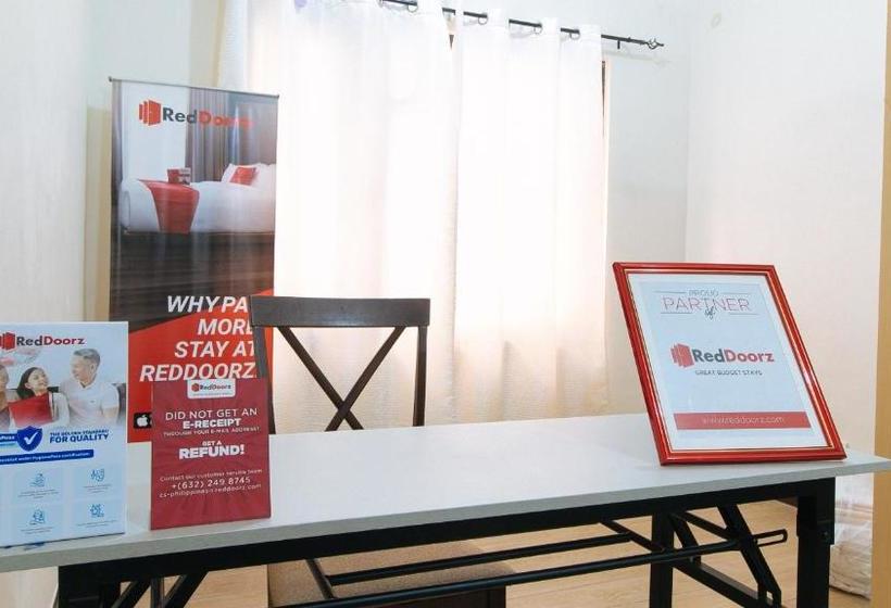 فندق Reddoorz Premium @ Paseo Verde Las Pinas