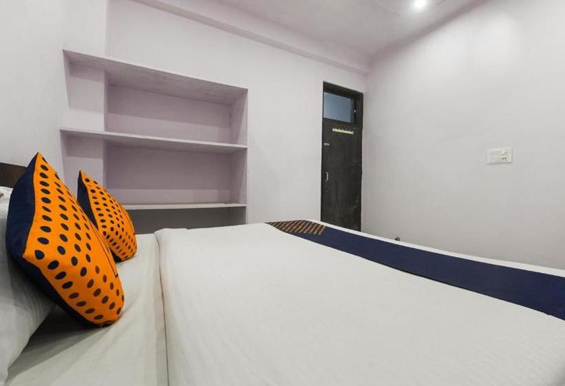 فندق Spot On 74614  Radhika Palace