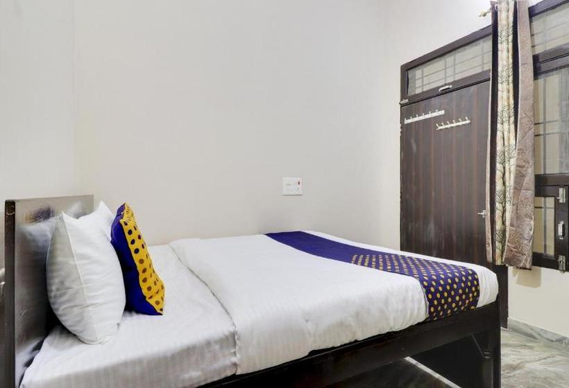 فندق Spot On 76176 Royal Palace