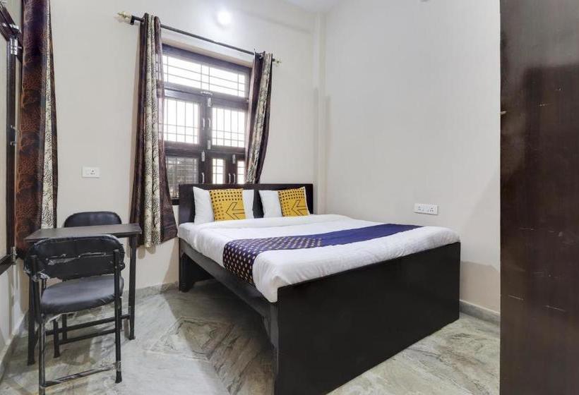 בית מלון כפרי Spot On 76176  Royal Palace