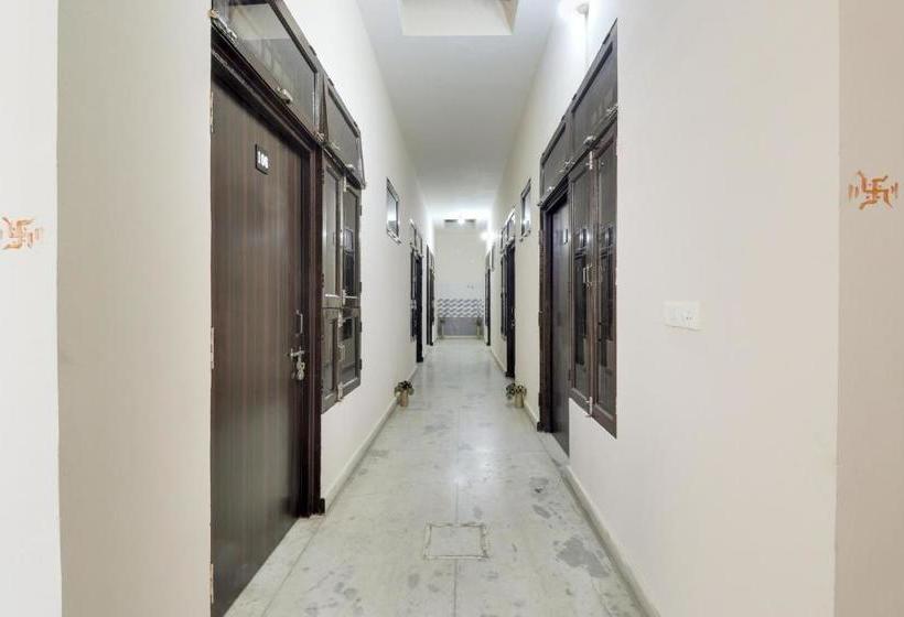 בית מלון כפרי Spot On 76176  Royal Palace