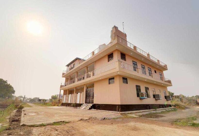 فندق Spot On 76176 Royal Palace