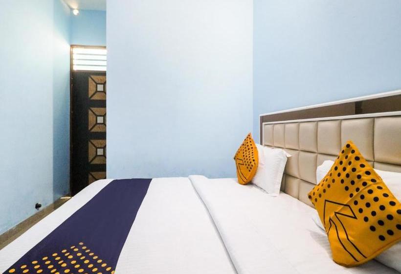 Hotel Spot On 76550 Golden Light