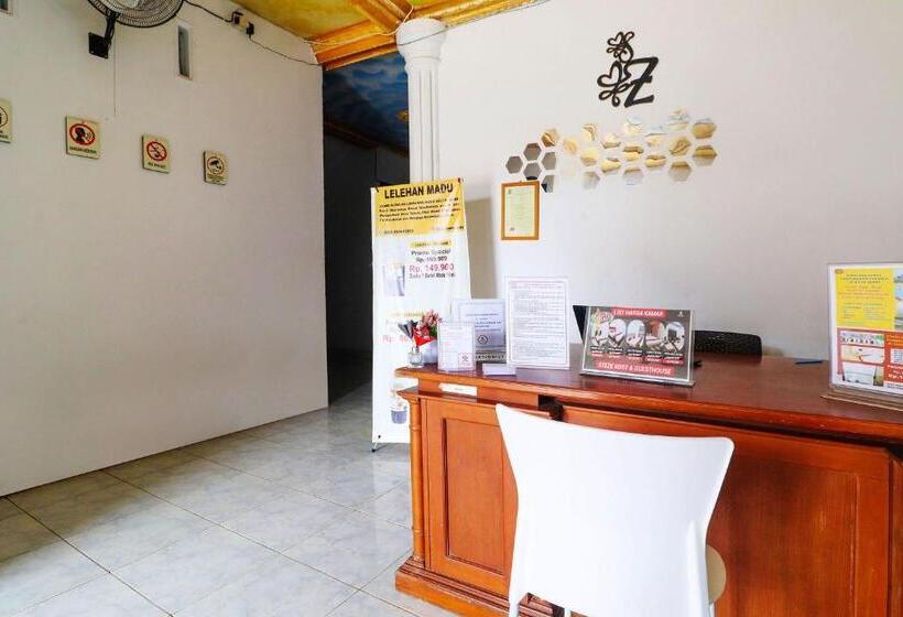 호텔 Steze Guest House Syariah Redpartner