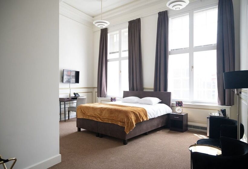 בית מלון כפרי The Velvet Lodge