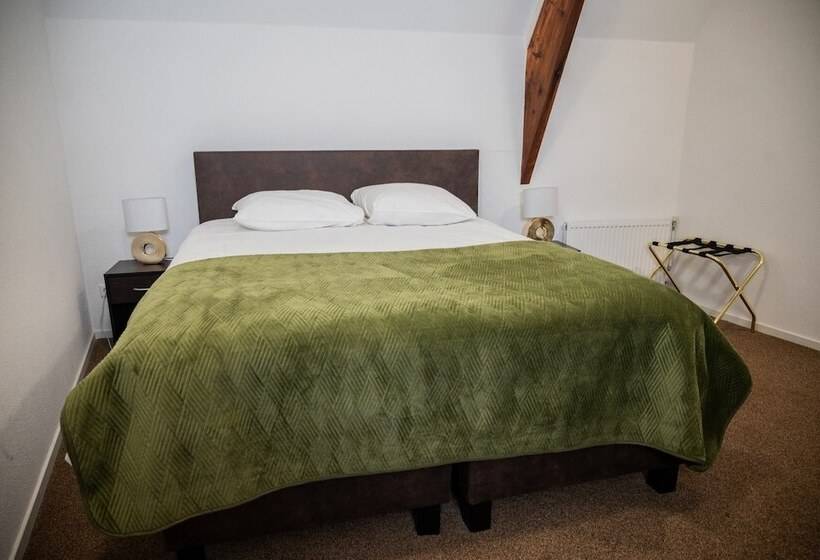 בית מלון כפרי The Velvet Lodge