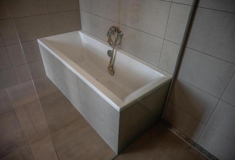 בית מלון כפרי The Velvet Lodge