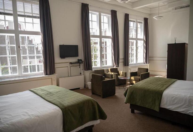 בית מלון כפרי The Velvet Lodge