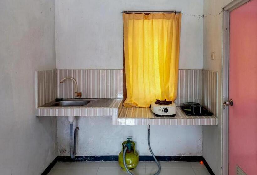 فندق Villa Kampoeng City Pacet Mitra Reddoorz