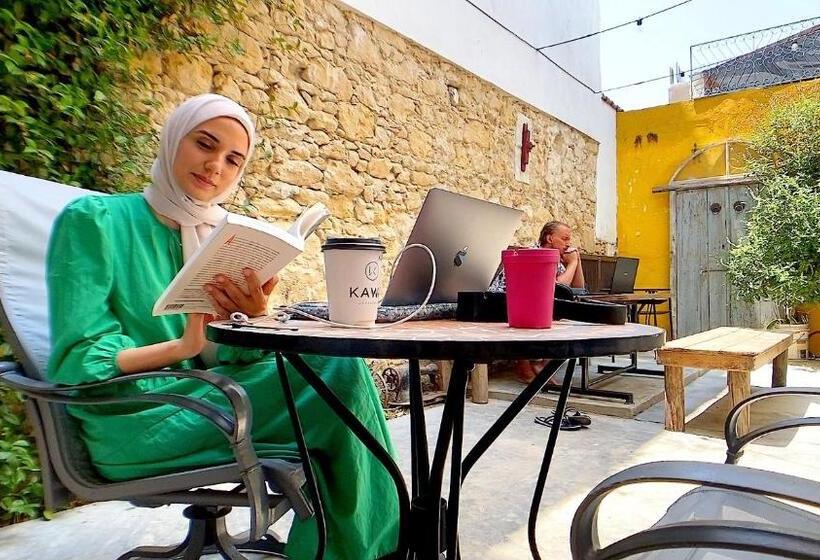 Le Mat Hostel