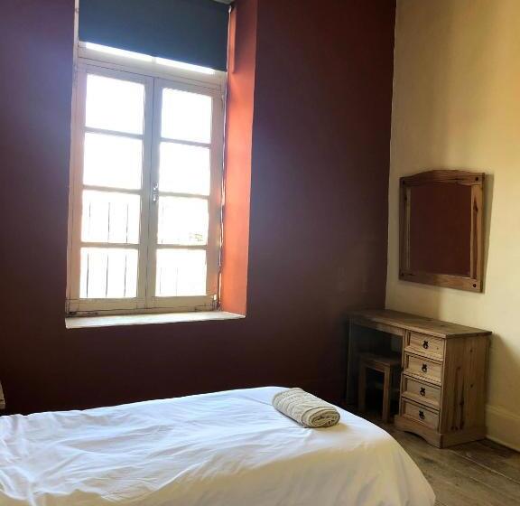 Le Mat Hostel