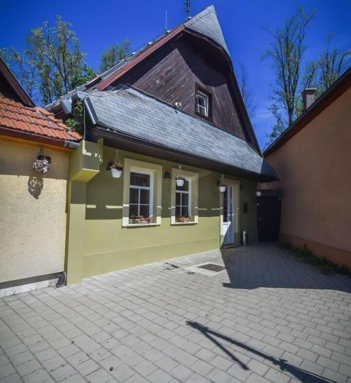 بنسيون Na Hradbách