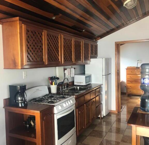 הוסטל Colinda Cabanas