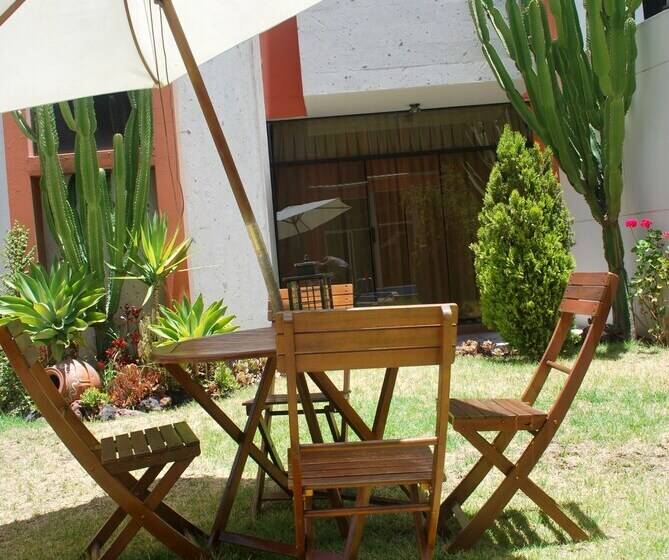 هتل Boutique La Plazuela