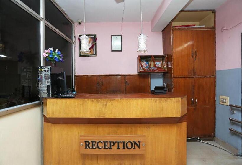 فندق Oyo 13669  Satnam