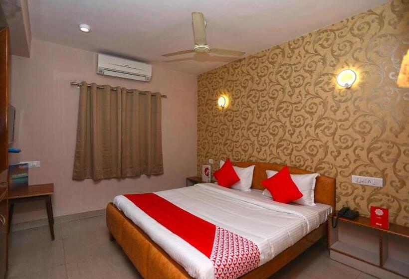 فندق Oyo 13669  Satnam