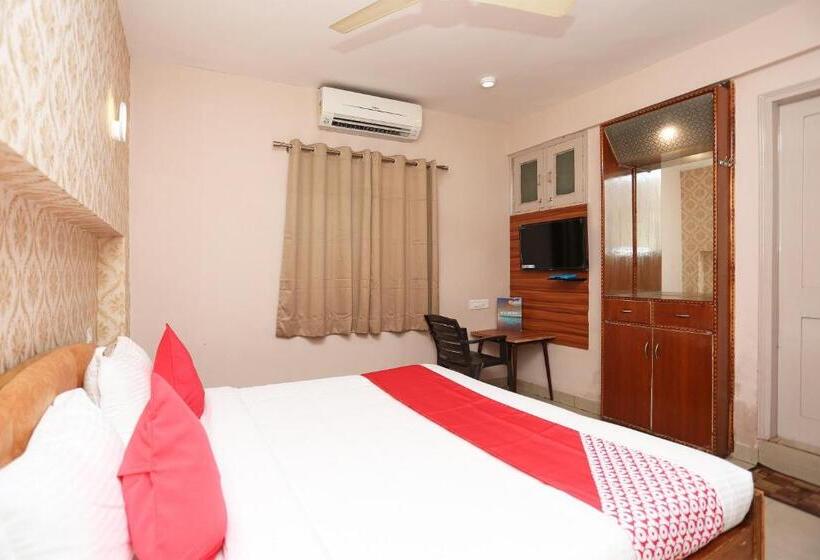 فندق Oyo 13669  Satnam