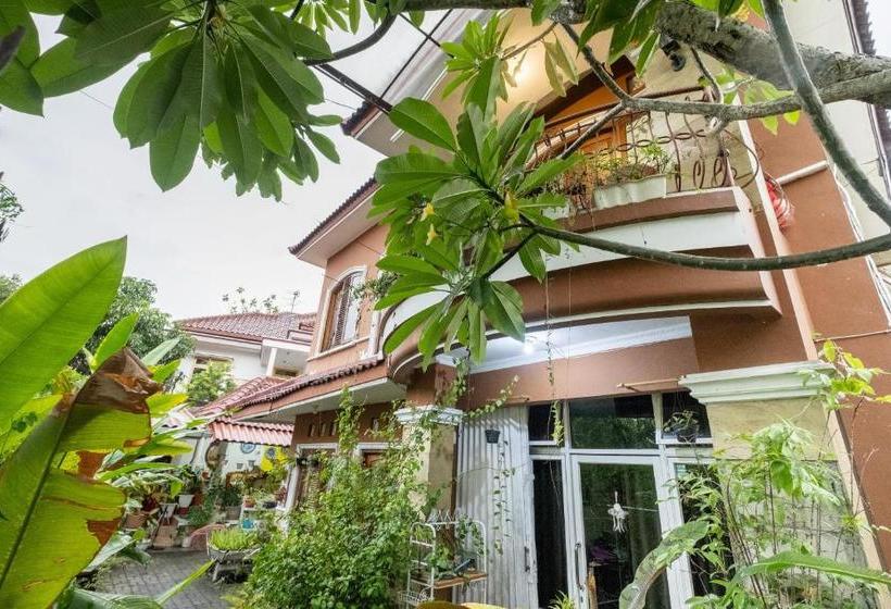 Hotel Oyo 1806 Puri Arsita Homestay