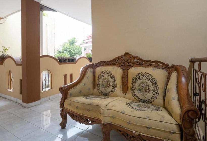 Hotel Oyo 1806 Puri Arsita Homestay