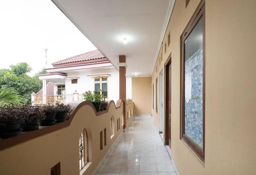 Hotel Oyo 1806 Puri Arsita Homestay