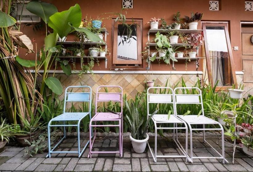 Hotel Oyo 1806 Puri Arsita Homestay