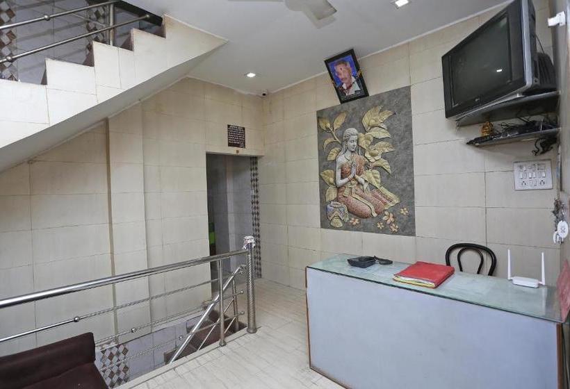 فندق Oyo 33002 Mansi Guest House