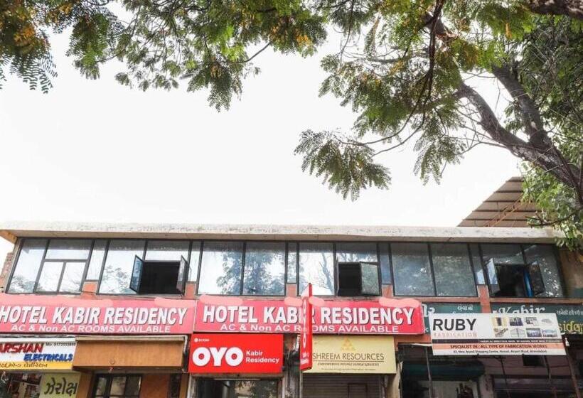 ホテル Oyo 60599 Kabir Residency