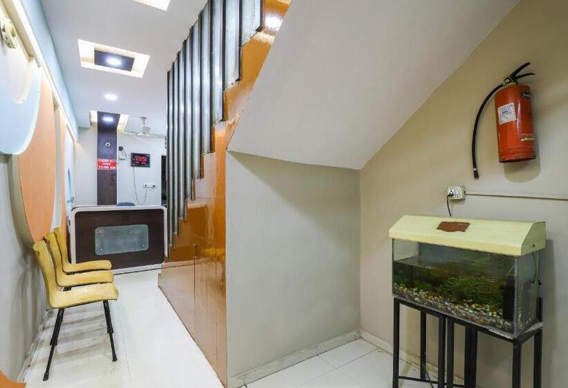 ホテル Oyo 60599 Kabir Residency