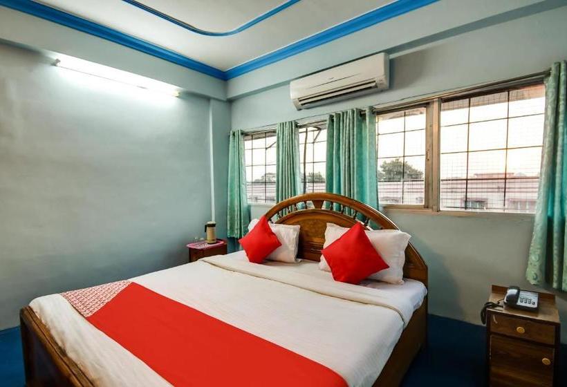 ホテル Oyo 60968  Ashirwad