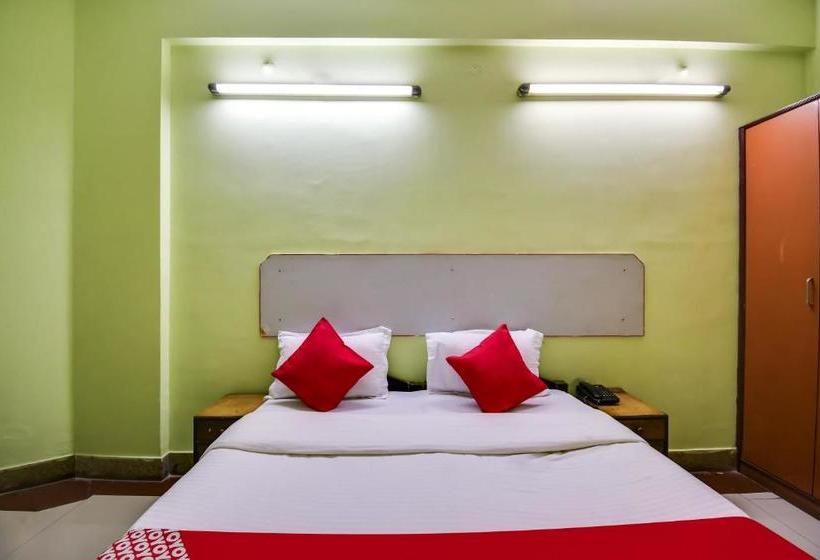 ホテル Oyo 60968  Ashirwad